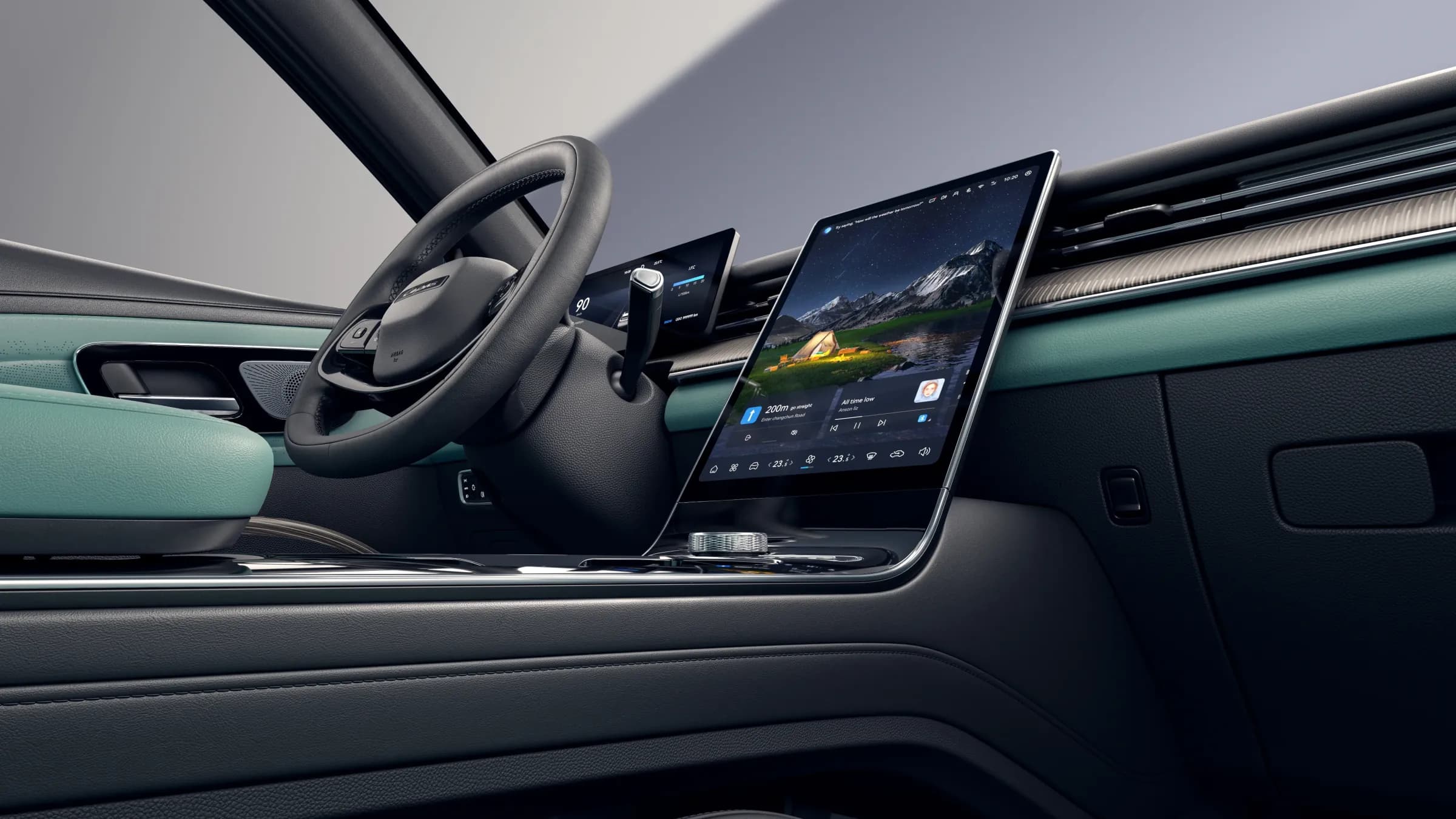 Lepas L8 interior — 13.2-inch central LCD display